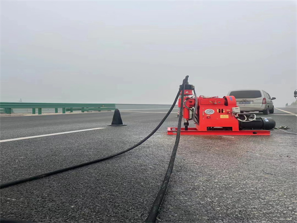 横峰马路路基路面开裂下沉注浆加固灌浆